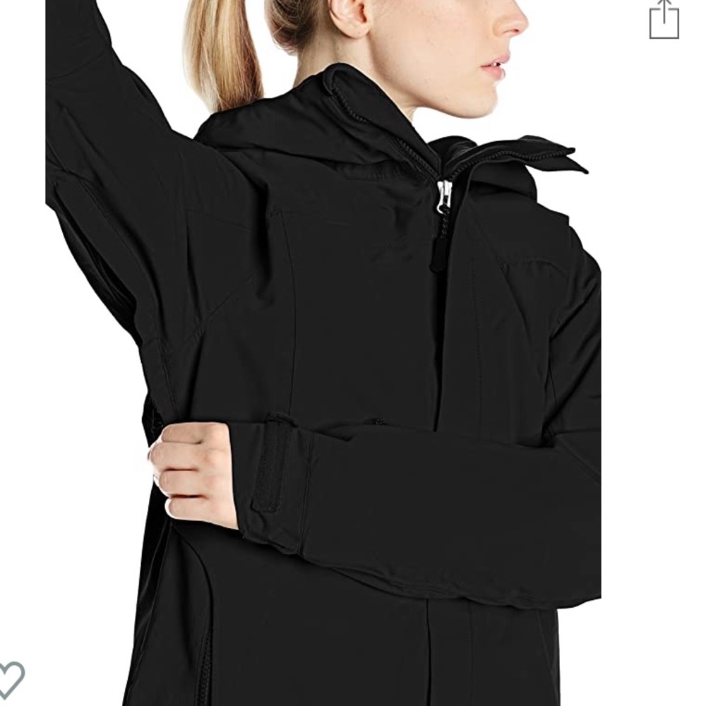 686 Women’s snowboard/ski jacket
